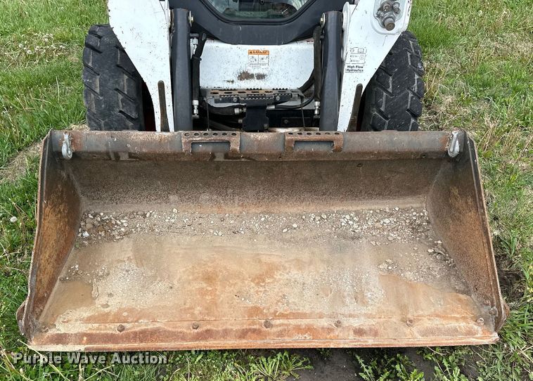 image for item OE9206 2017 Bobcat S590 skid steer loader