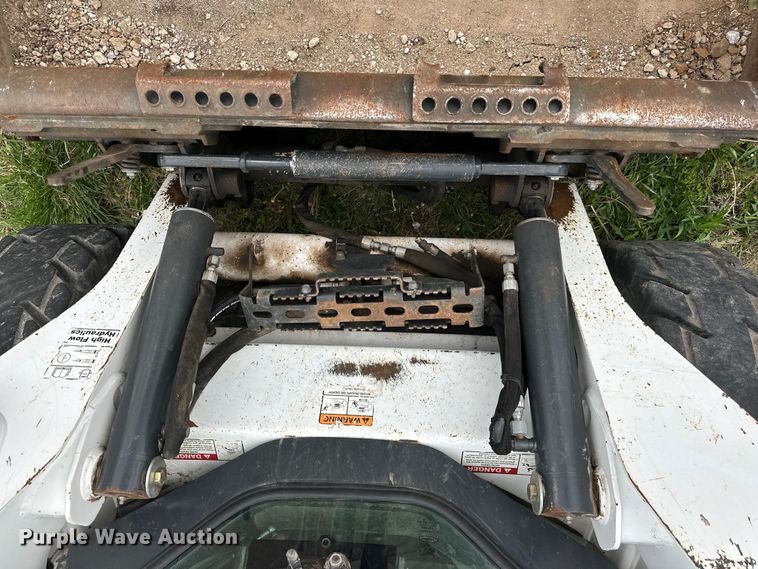 image for item OE9206 2017 Bobcat S590 skid steer loader