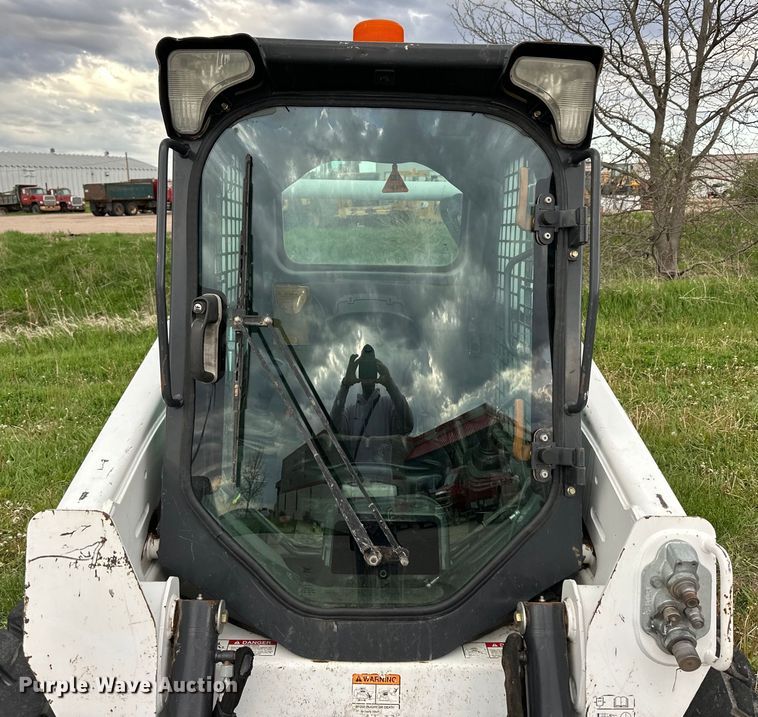 image for item OE9206 2017 Bobcat S590 skid steer loader