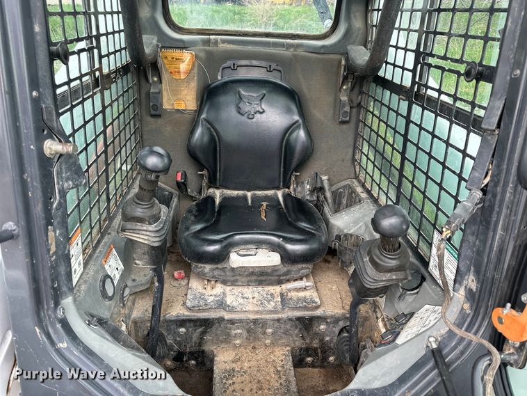 image for item OE9206 2017 Bobcat S590 skid steer loader