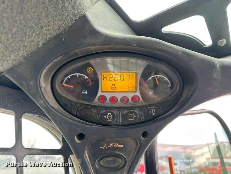 image for item OE9206 2017 Bobcat S590 skid steer loader