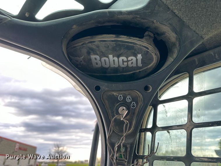 image for item OE9206 2017 Bobcat S590 skid steer loader