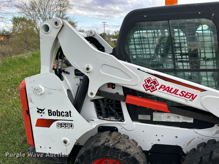 image for item OE9206 2017 Bobcat S590 skid steer loader