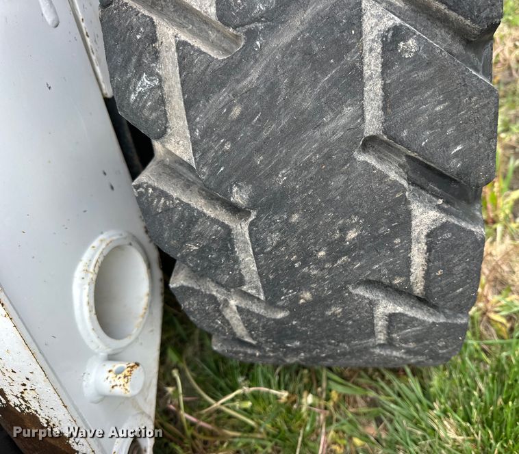 image for item OE9206 2017 Bobcat S590 skid steer loader