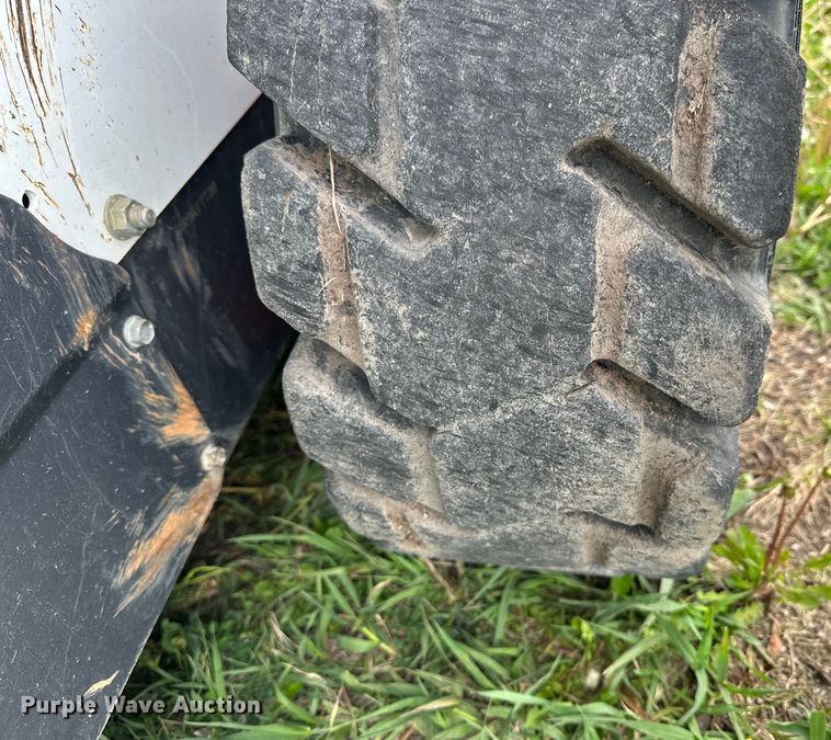 image for item OE9206 2017 Bobcat S590 skid steer loader