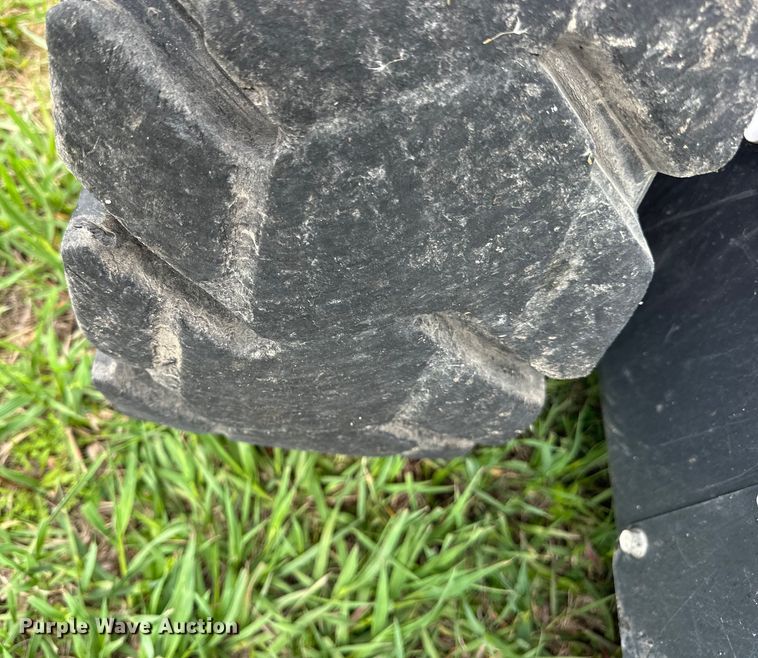 image for item OE9206 2017 Bobcat S590 skid steer loader