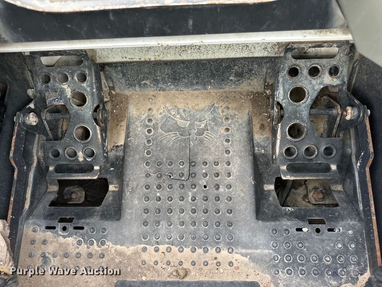 image for item OE9207 2014 Bobcat T590 tracked skid steer loader