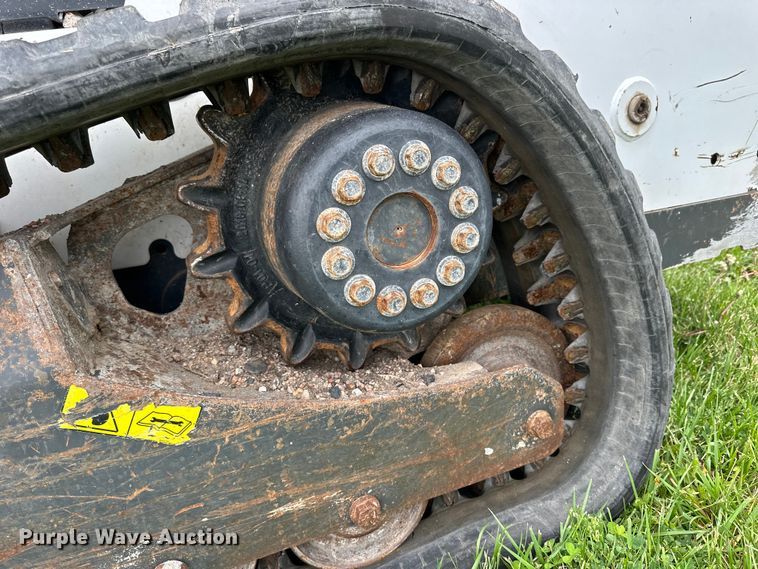 image for item OE9207 2014 Bobcat T590 tracked skid steer loader