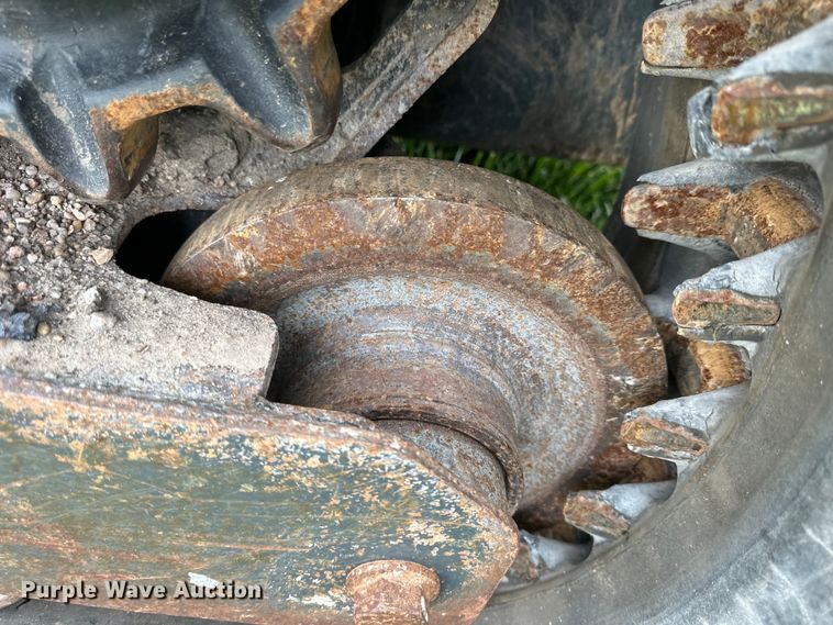 image for item OE9207 2014 Bobcat T590 tracked skid steer loader