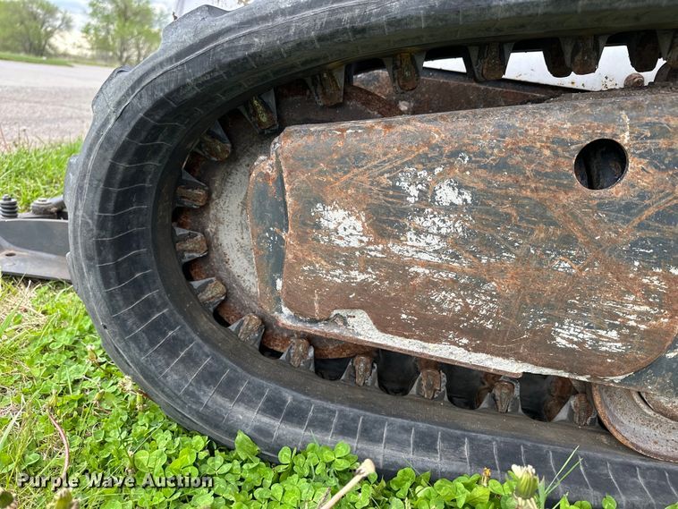 image for item OE9207 2014 Bobcat T590 tracked skid steer loader