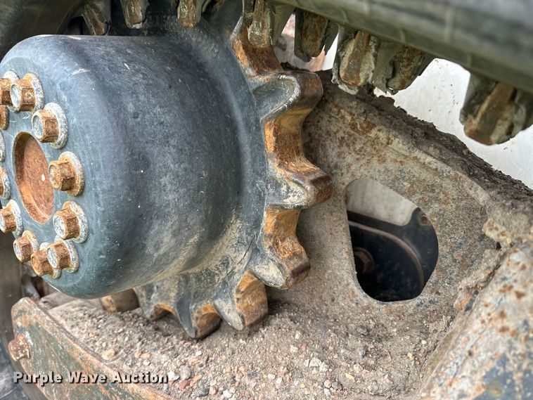 image for item OE9207 2014 Bobcat T590 tracked skid steer loader