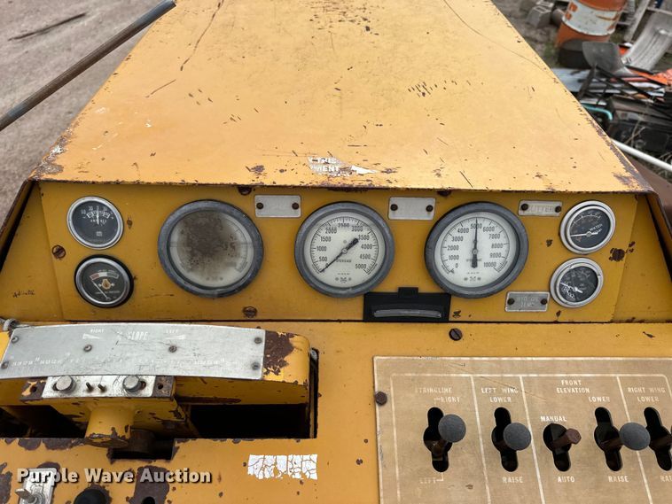 image for item OE9212 1992 CMI TR225 trimmer