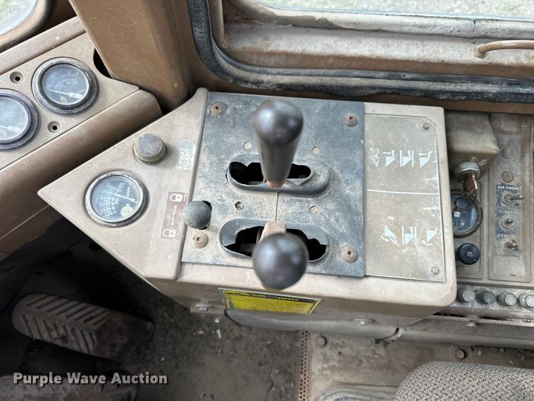 image for item OE9213 1994 Caterpillar  936F wheel loader