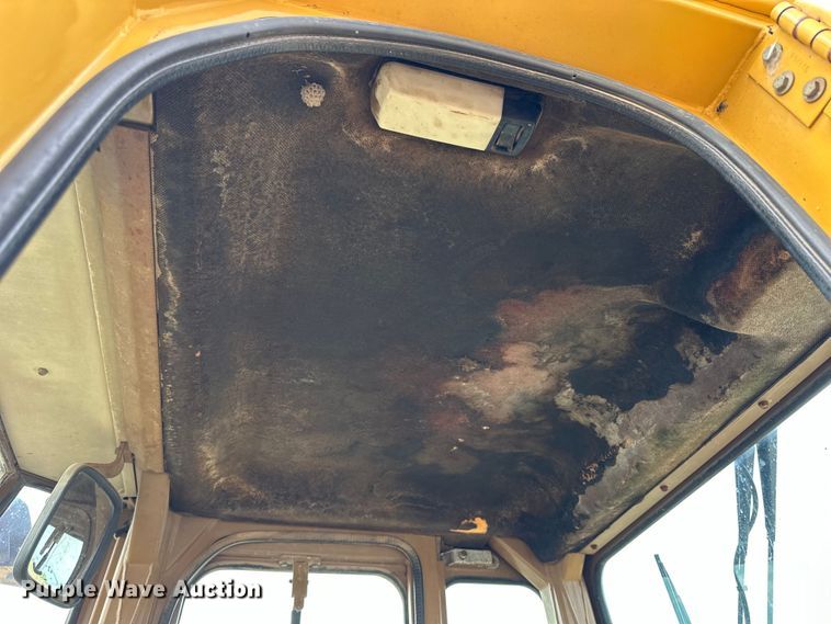 image for item OE9213 1994 Caterpillar  936F wheel loader