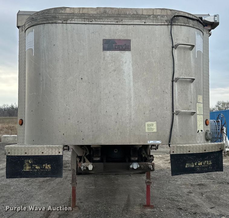 image for item OF9337 2000 Travis end dump trailer