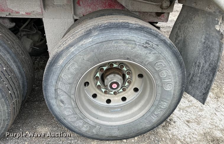 image for item OF9337 2000 Travis end dump trailer