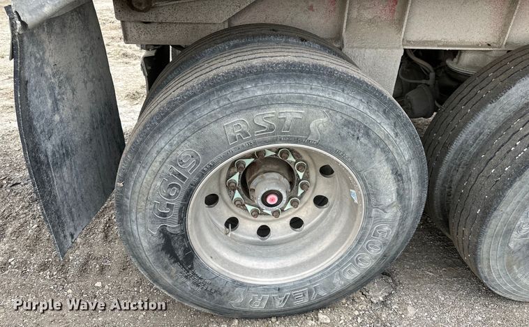 image for item OF9337 2000 Travis end dump trailer