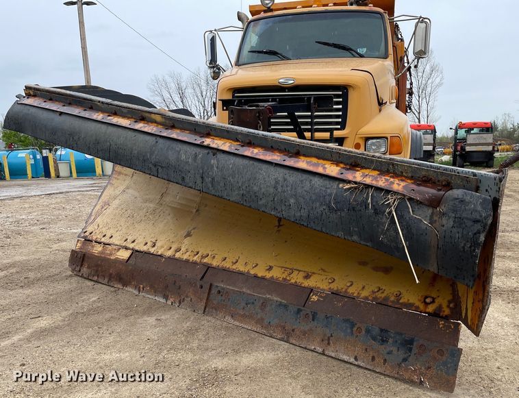 image for item OG9882 2000 Sterling  L8500 dump truck