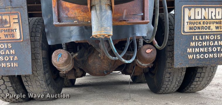 image for item OG9882 2000 Sterling  L8500 dump truck