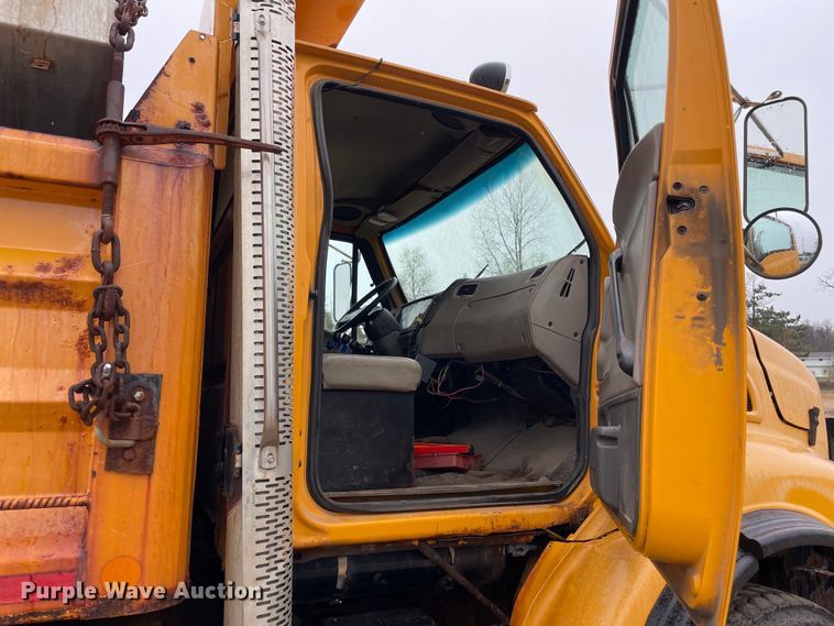 image for item OG9882 2000 Sterling  L8500 dump truck