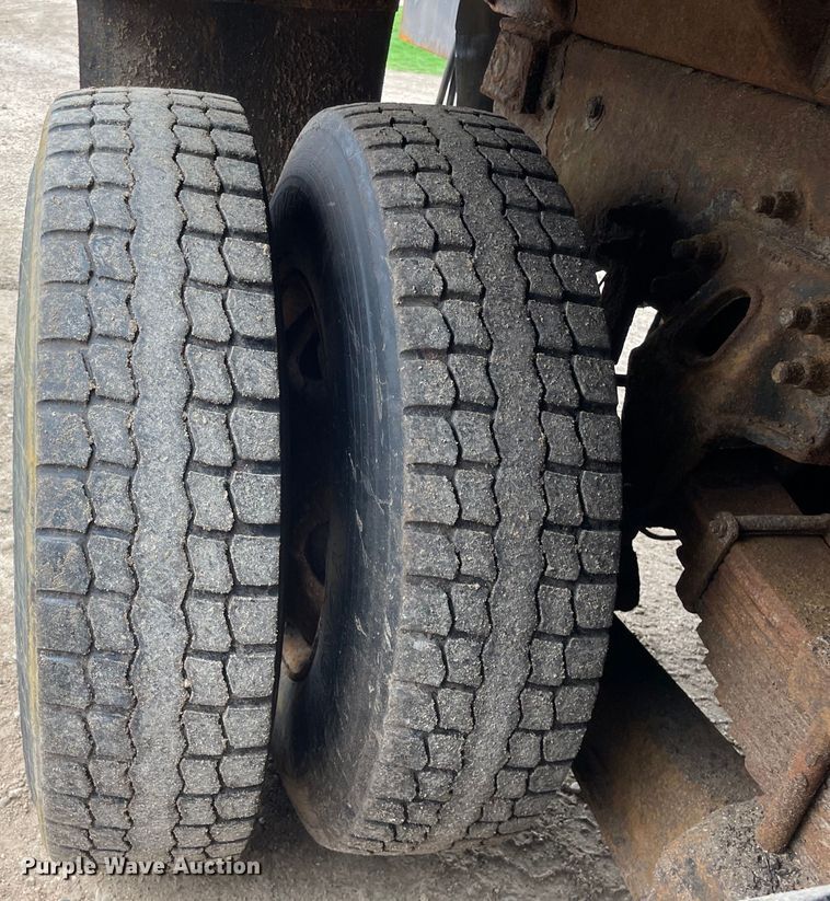 image for item OG9882 2000 Sterling  L8500 dump truck