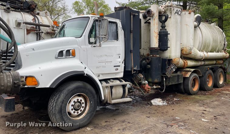 image for item OG9890 2009 Sterling  L9500 vacuum truck