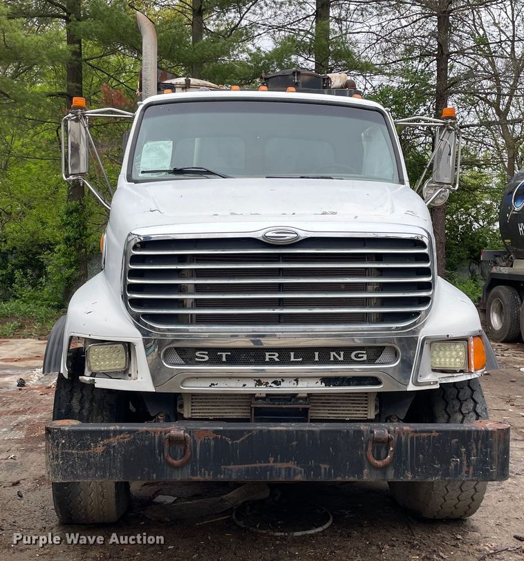 image for item OG9890 2009 Sterling  L9500 vacuum truck