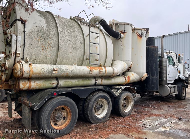 image for item OG9890 2009 Sterling  L9500 vacuum truck