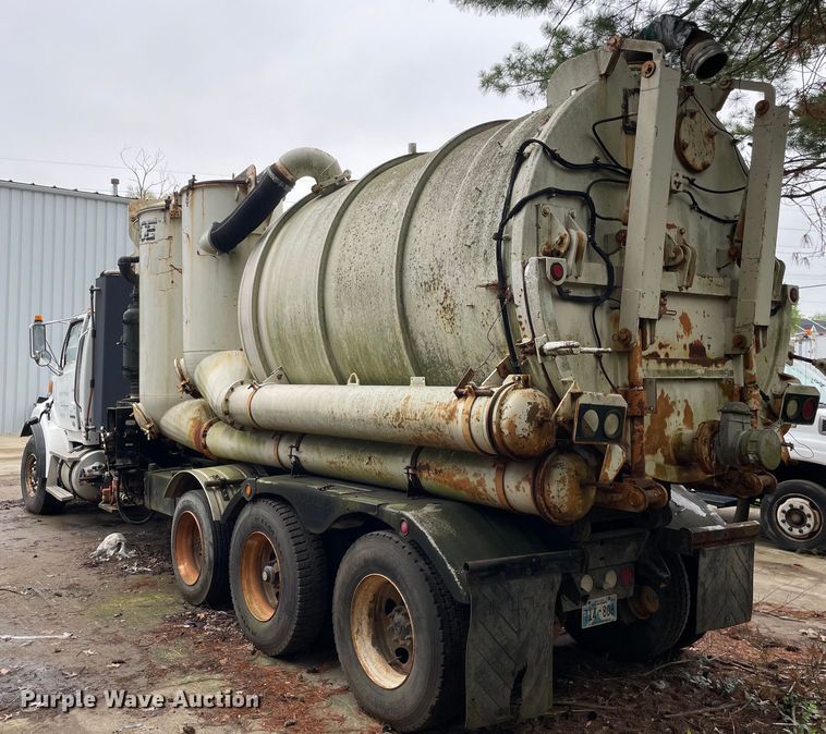 image for item OG9890 2009 Sterling  L9500 vacuum truck