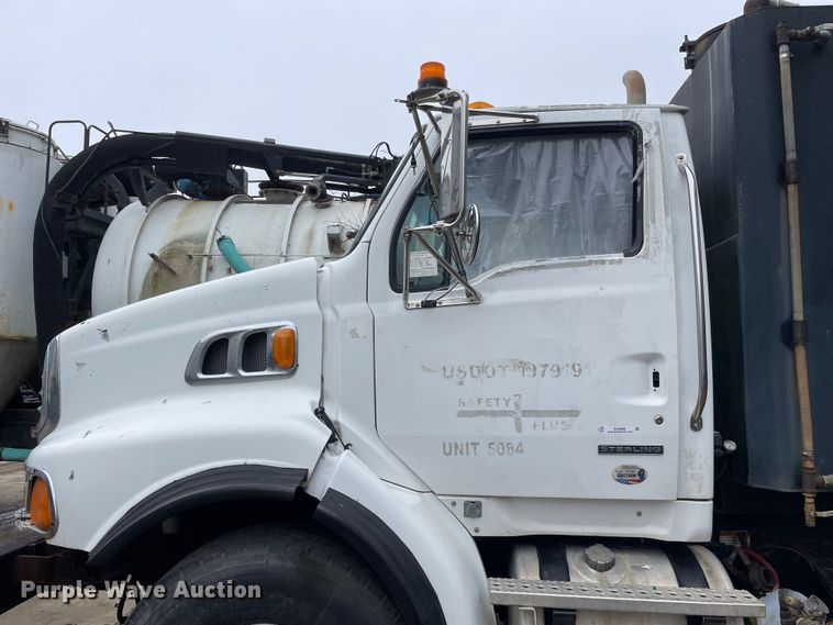 image for item OG9890 2009 Sterling  L9500 vacuum truck