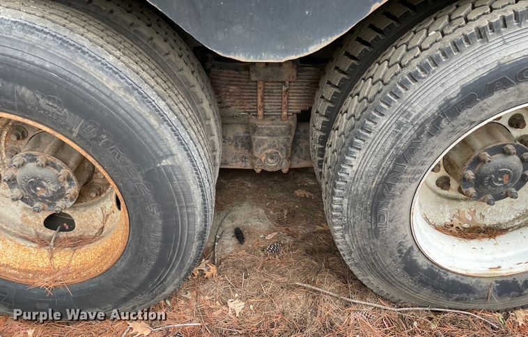 image for item OG9890 2009 Sterling  L9500 vacuum truck