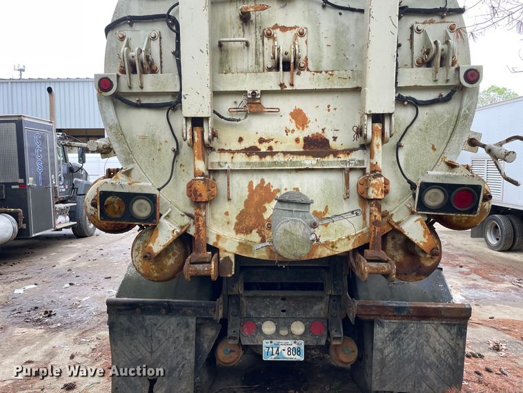 image for item OG9890 2009 Sterling  L9500 vacuum truck