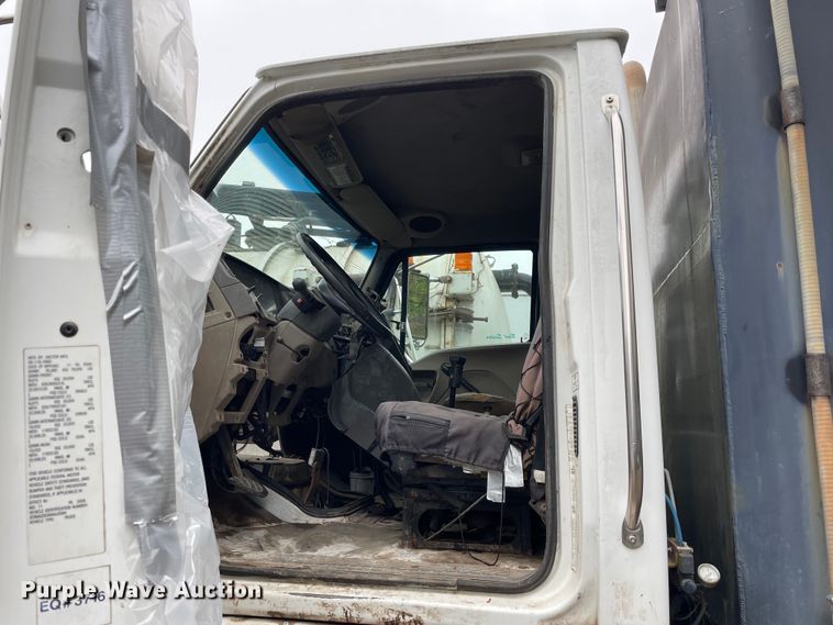 image for item OG9890 2009 Sterling  L9500 vacuum truck