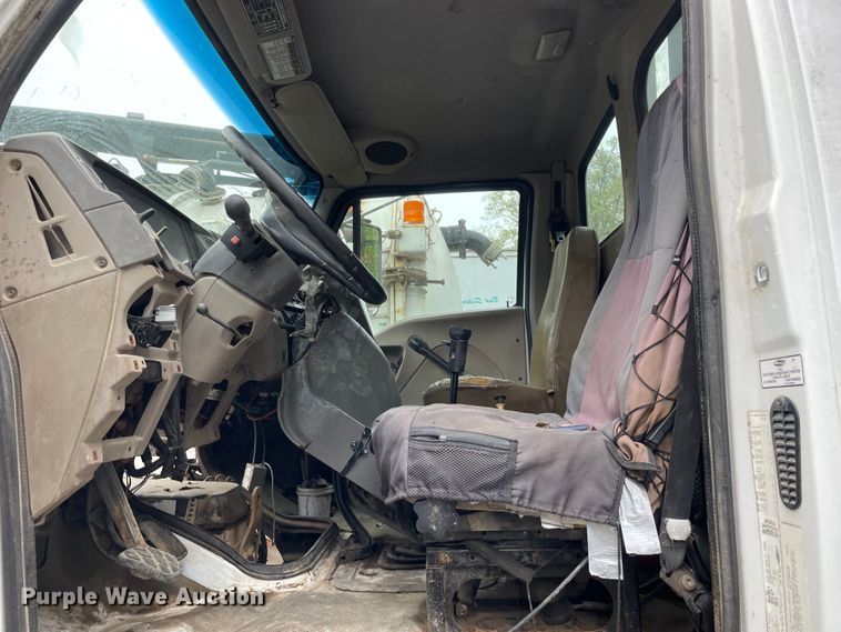 image for item OG9890 2009 Sterling  L9500 vacuum truck