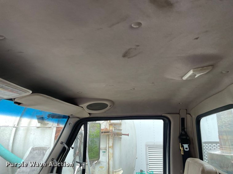 image for item OG9890 2009 Sterling  L9500 vacuum truck