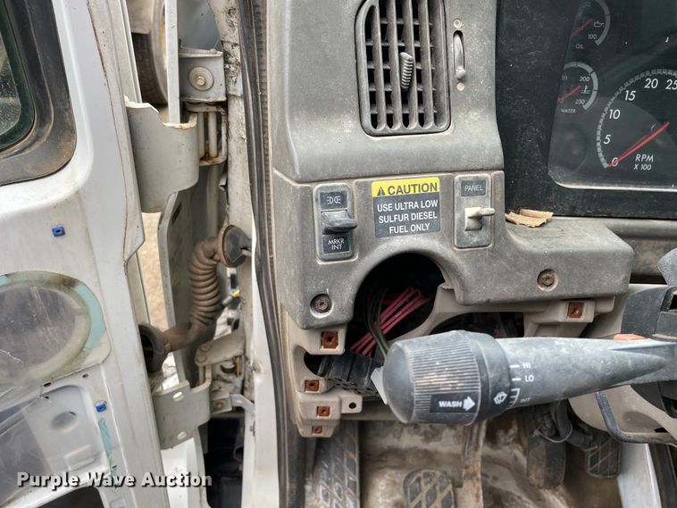 image for item OG9890 2009 Sterling  L9500 vacuum truck