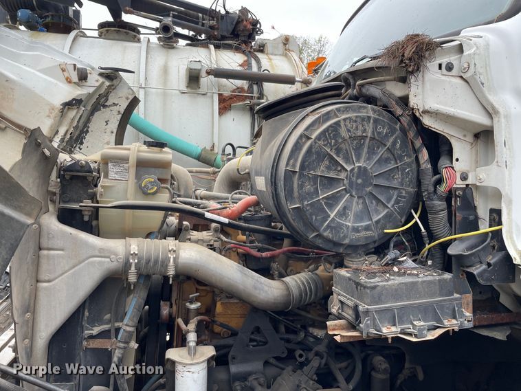 image for item OG9890 2009 Sterling  L9500 vacuum truck