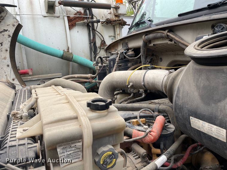 image for item OG9890 2009 Sterling  L9500 vacuum truck