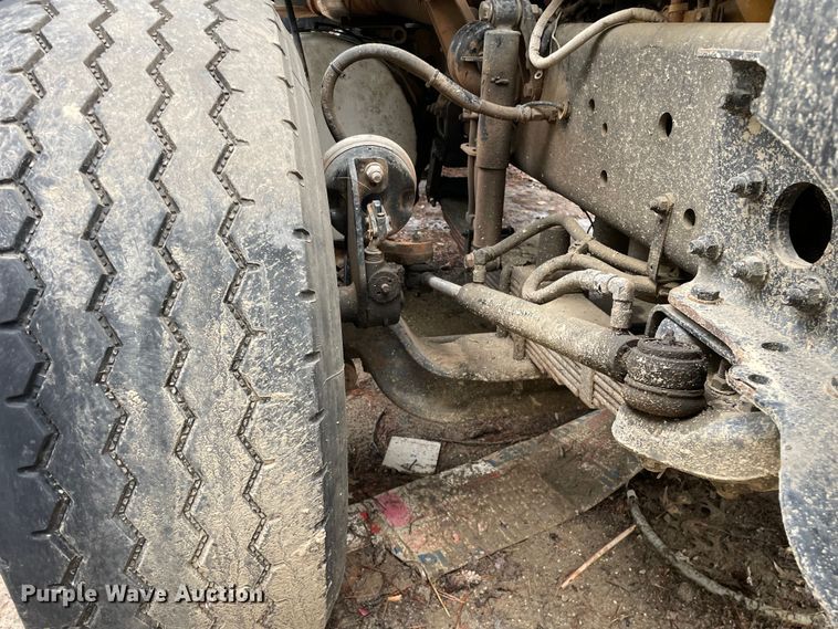 image for item OG9890 2009 Sterling  L9500 vacuum truck