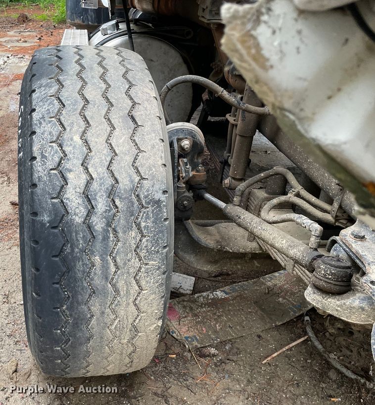 image for item OG9890 2009 Sterling  L9500 vacuum truck