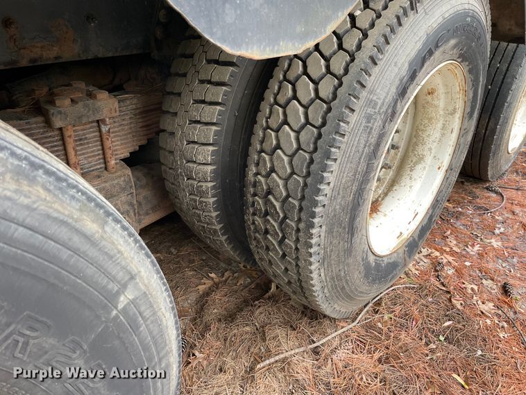 image for item OG9890 2009 Sterling  L9500 vacuum truck