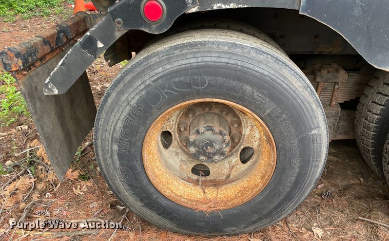 image for item OG9890 2009 Sterling  L9500 vacuum truck