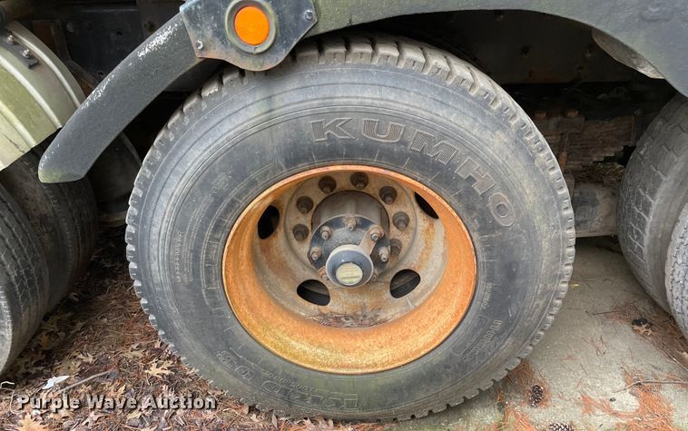 image for item OG9890 2009 Sterling  L9500 vacuum truck