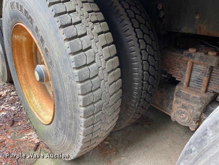 image for item OG9890 2009 Sterling  L9500 vacuum truck