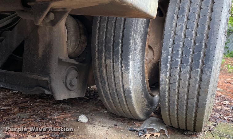 image for item OG9890 2009 Sterling  L9500 vacuum truck