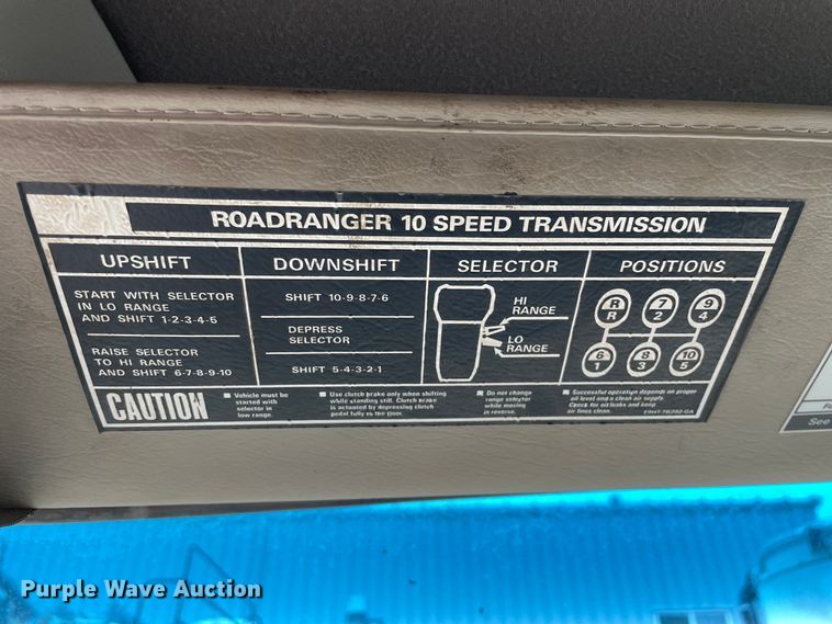 image for item OG9890 2009 Sterling  L9500 vacuum truck