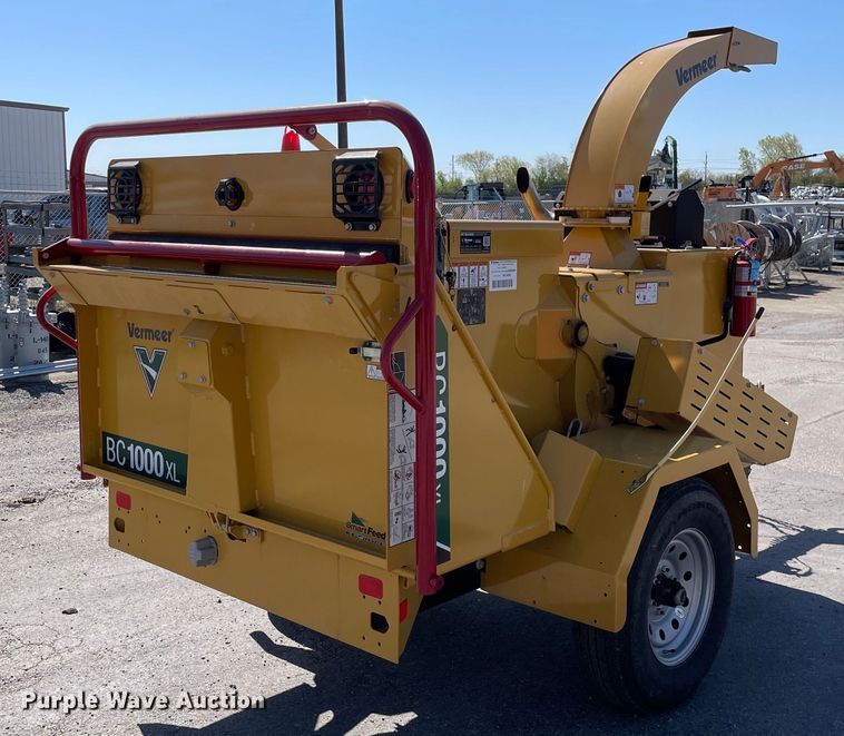 image for item OG9894 2022 Vermeer  BC1000XL wood chipper