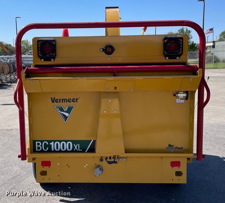 image for item OG9894 2022 Vermeer  BC1000XL wood chipper