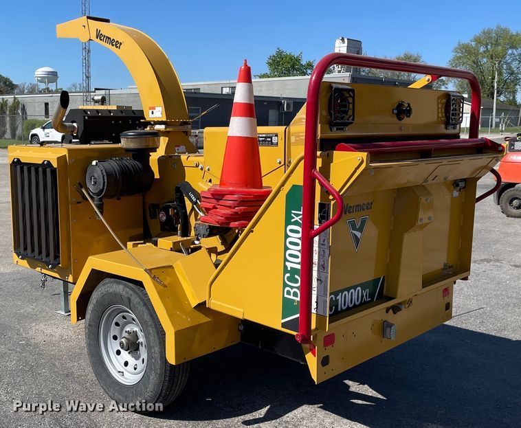 image for item OG9894 2022 Vermeer  BC1000XL wood chipper