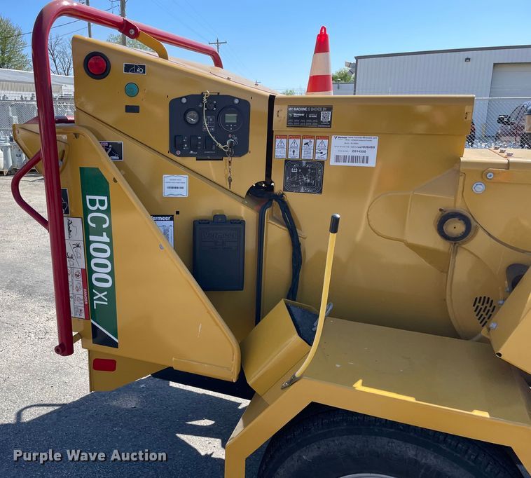 image for item OG9894 2022 Vermeer  BC1000XL wood chipper